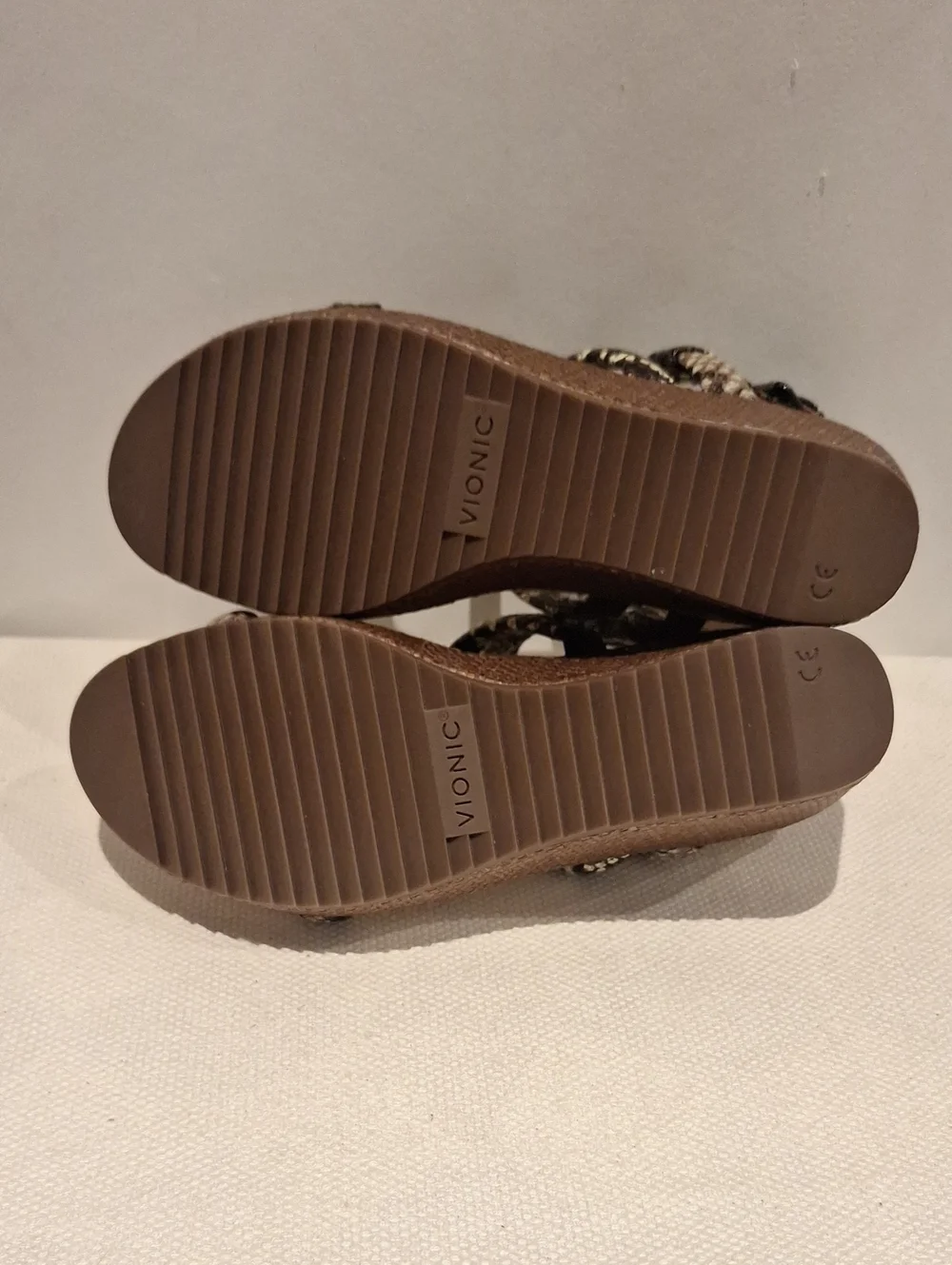 Vionic wedge sandals